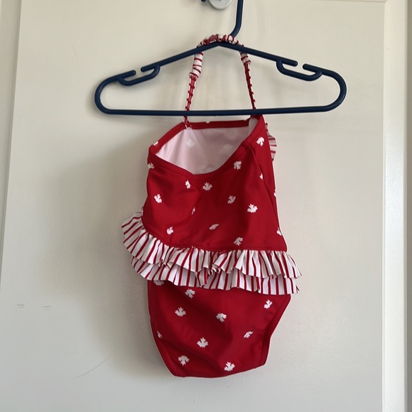 Old Navy Canadian one piece bathing suit size 3-6m - Picture 2 of 2